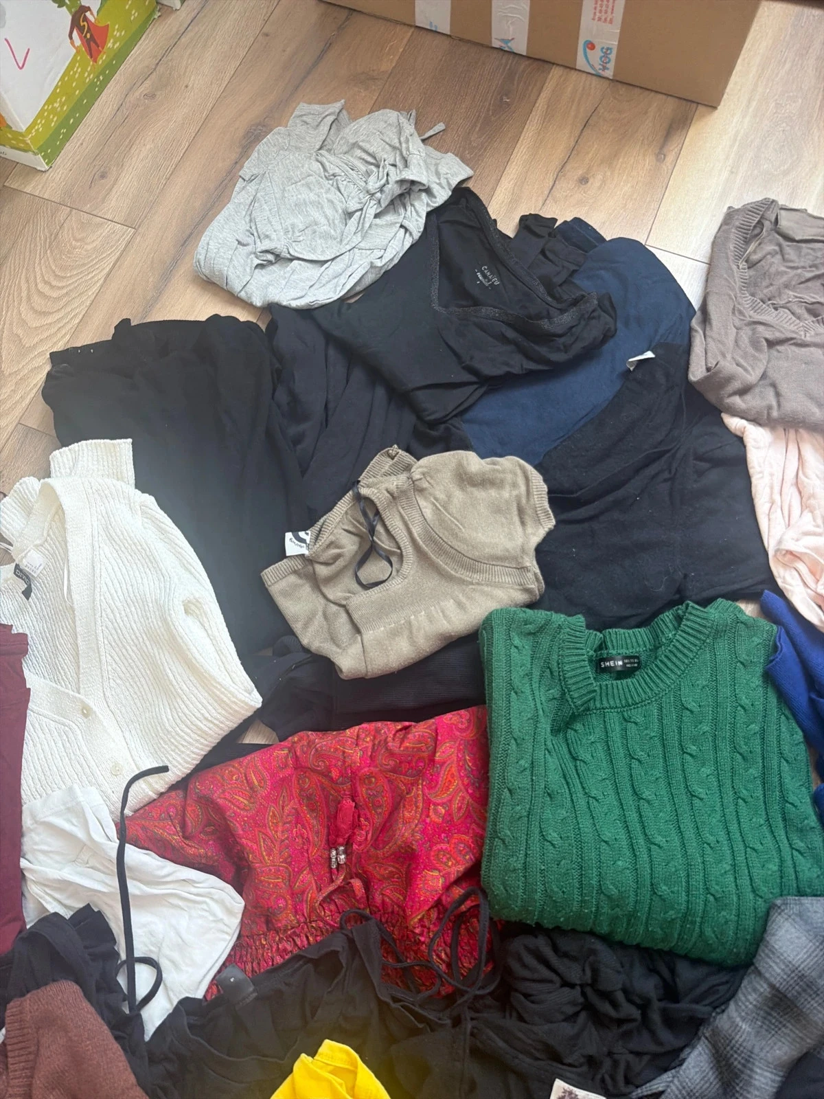 Lot 25 roupas – photo 5